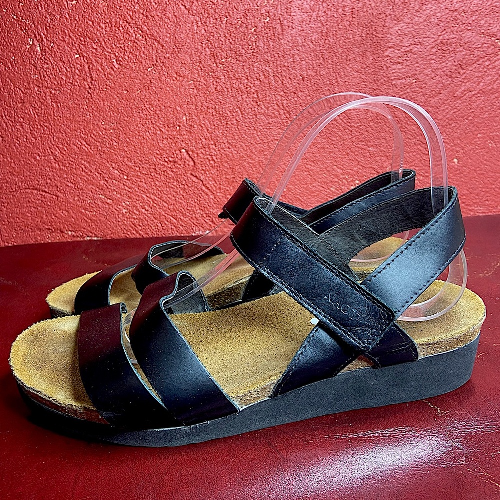 Black Leather Naot Flat Sandals Size 10 Size 41